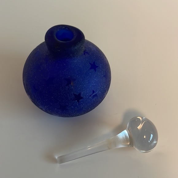 Beautiful perfume glass bottle. Blue with stars and clear glass stopper. - Picture 2 of 5